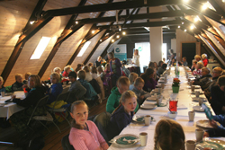 Bes&oslash;k fra Ris&oslash;r barneskole