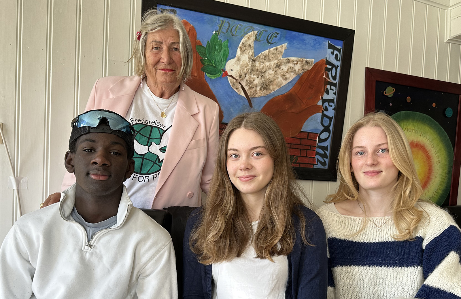 Elever og Helga Elever med Helga Arntzen