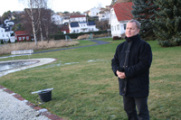 Bj&oslash;rn Egil Olsen fra Ris&oslash;r Ungdomsskole holder appell i Fredsparken