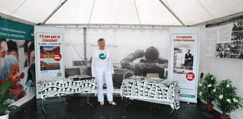 Helga p&aring; standen under Treb&aring;tfestivalen