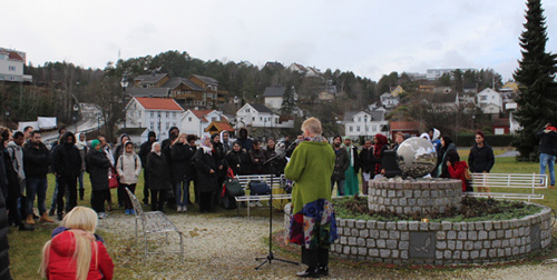 Appell ved Helga Arntzen