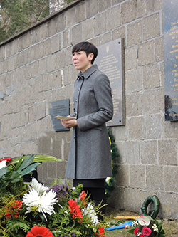 Forsvarsminister Ine Marie Eriksen S&oslash;reide