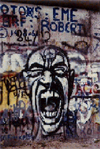 Grafitti p&aring; muren