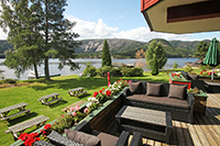 Hagen til Revsnes hotell som ligger like ved Byglandsfjorden Hagen til Revsnes hotell som ligger like ved Byglandsfjorden